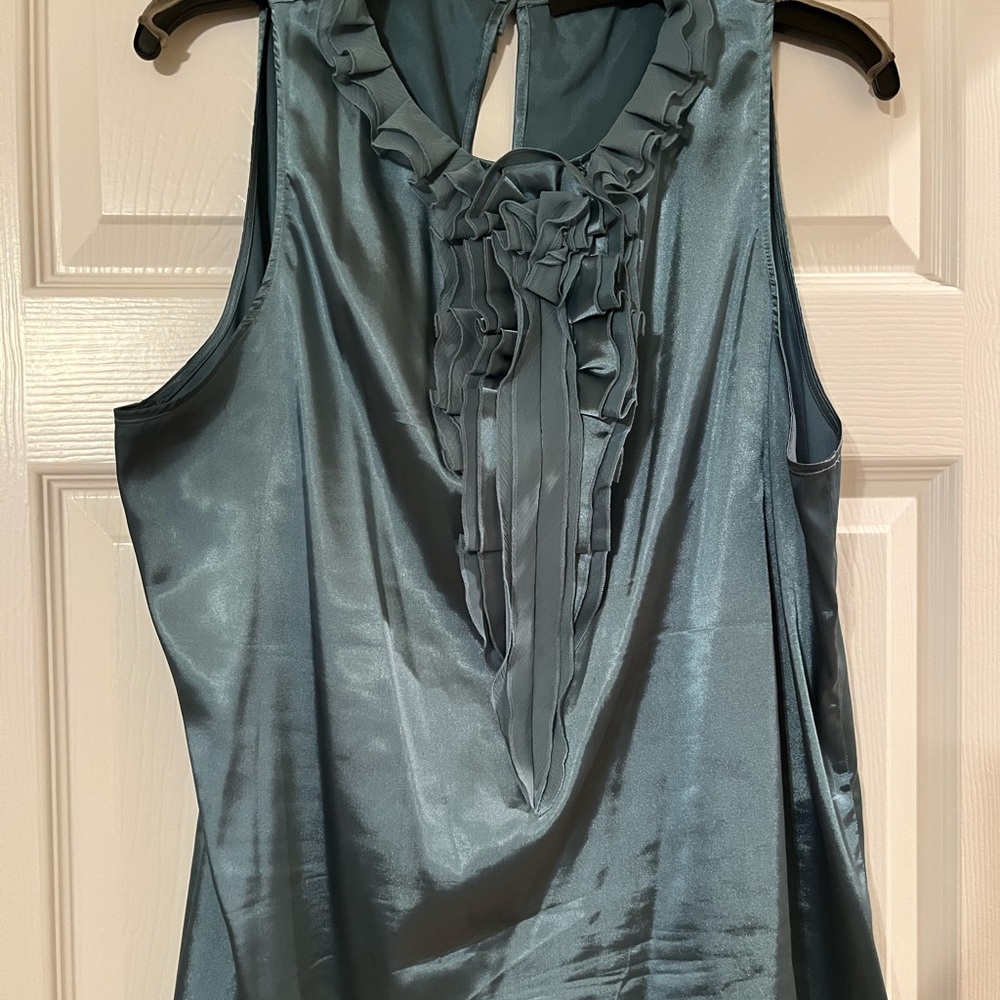 Women’s Sleeveless Blouse